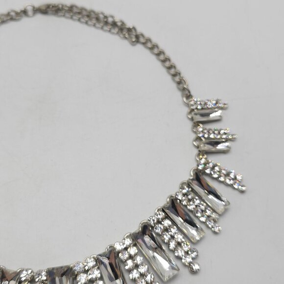 Exquisite Silver Rhinestone Necklace Earrings Set With Dazzling Crystal Accents - Picture 5 of 12